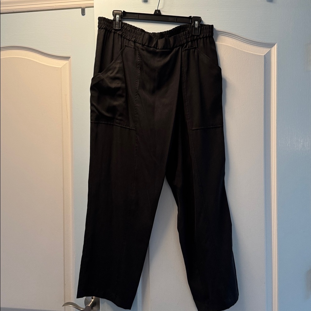 BCBGMaxAzria Black Elastic Waist Pants